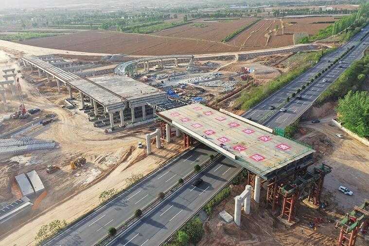 西北二環高速橋梁上跨二廣高速完成施工 