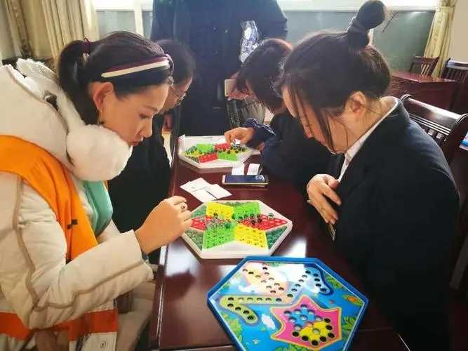 中國大學生國際跳棋錦標賽開賽 近百名棋手參與角逐 