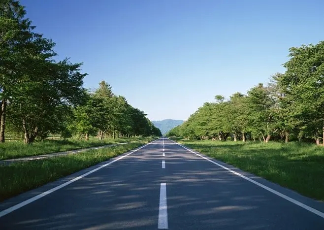 氣溫逐漸轉暖 道路晝化夜凍 春融期出行注意安全 