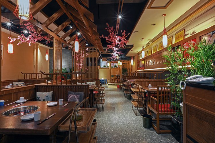 餐飲門店數(shù)與萬人擁有餐飲門店數(shù) 太原雙雙位居全省第一
