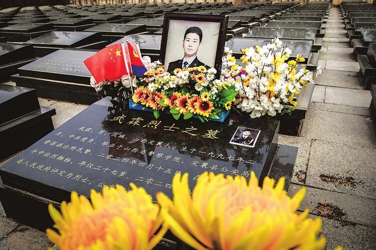 英模精神永流傳 武霖事跡報告會走進中北大學
